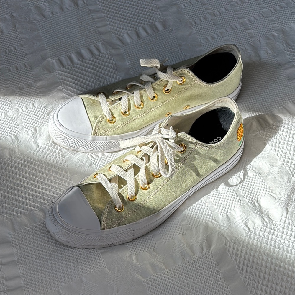 Converse Custom Embroidered Floral Cream Sneakers, Women’s 9.5, Worn Twice!